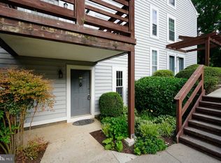 10000 Oakton Terrace Rd #10000, Oakton, VA 22124