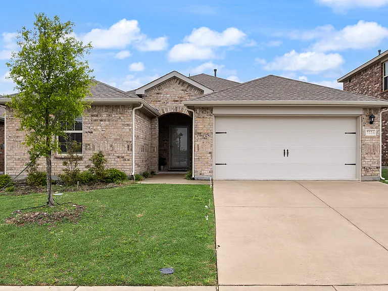 7221 Bledington Ln — Photo 1