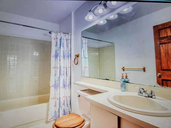 2nd bathroom