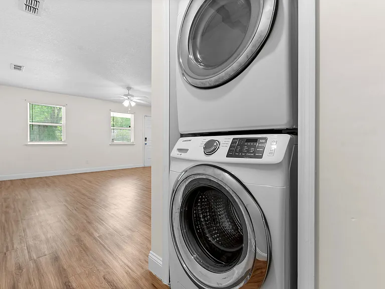 Washer/Dryer in Unit