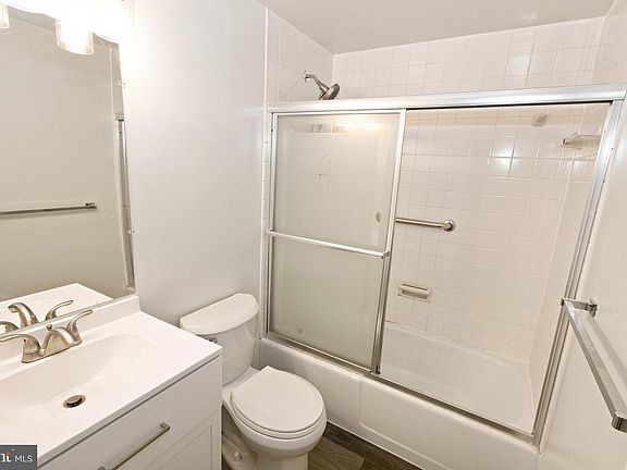 2nd image of 3601 Clarks Ln Unit 506