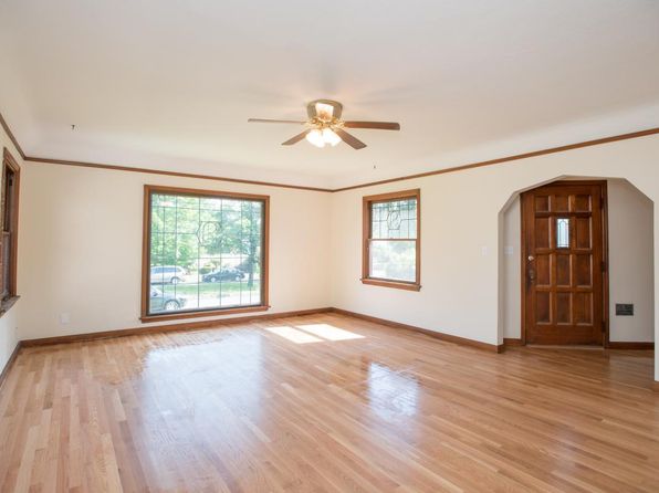 2628 NE Ainsworth St