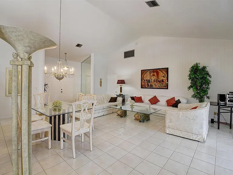 9565 El Clair Ranch Rd — Photo 8