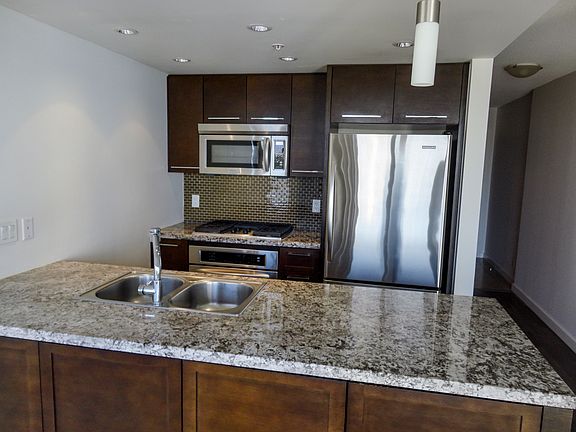 2nd image of 918 Cooperage Way #902