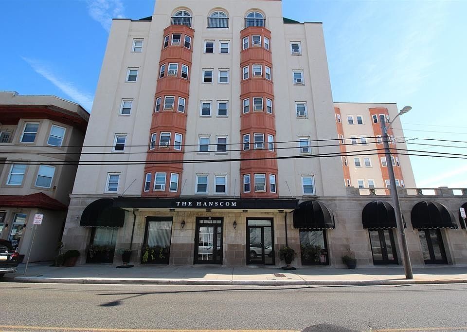 1st image of 807 8th St #303