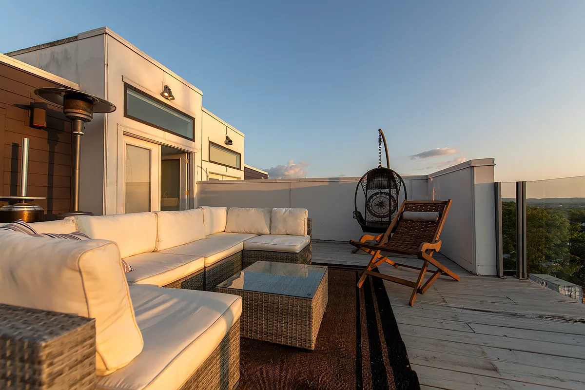 Front Rooftop Deck - Sectional Provided - 420B 37th Ave N