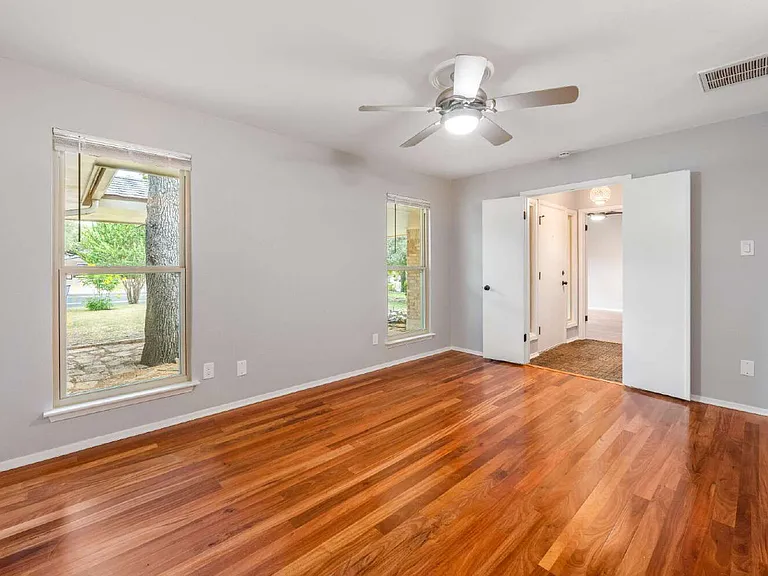 10502 Spicewood Pkwy — Photo 17