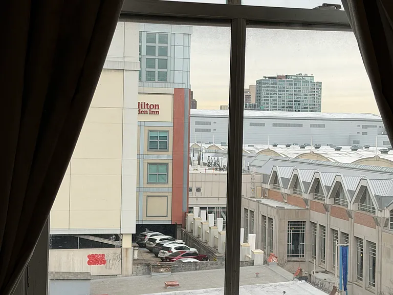 1010 Arch St #703 — Photo 11