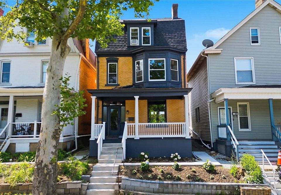 1st image of 702 E 12th Ave
