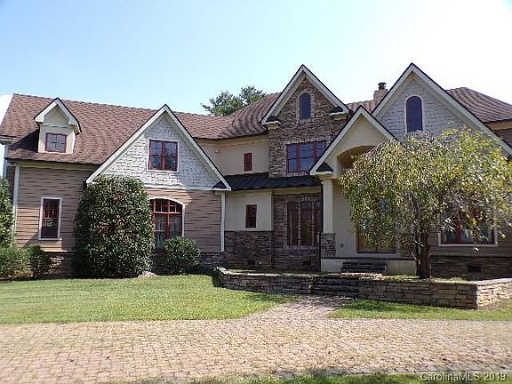 2nd image of 27 Cape Martin Cir
