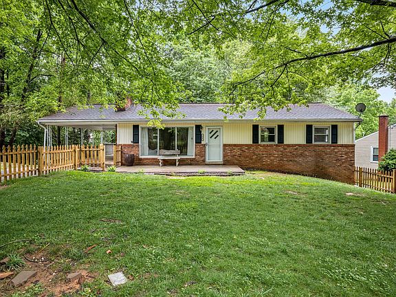 2nd image of 440 Royal Pines Dr
