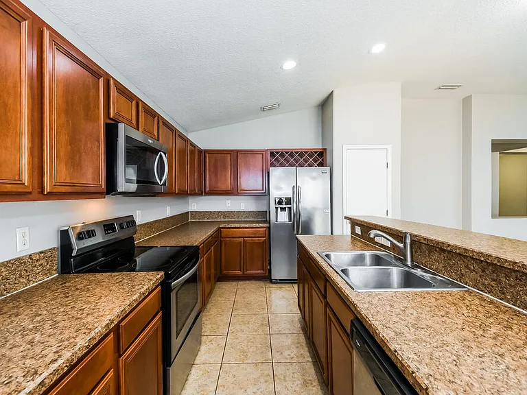 2285 Brian Lakes Dr E — Photo 6