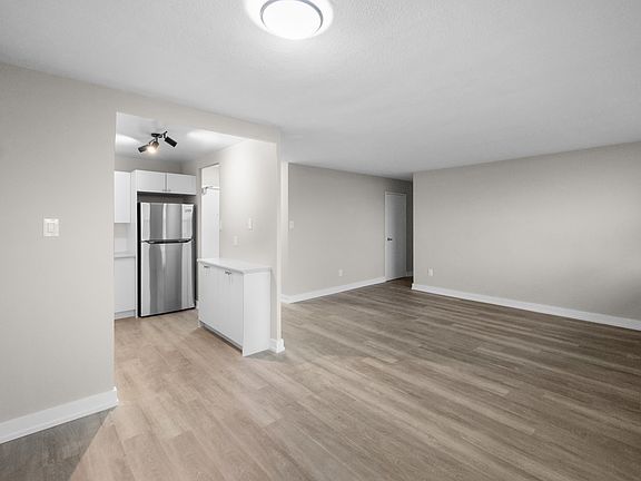 5th image of 2170 Sherobee Rd #2B