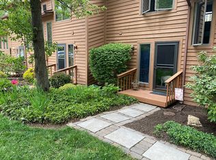 8 Laurel Brook Dr, Oakland, MD