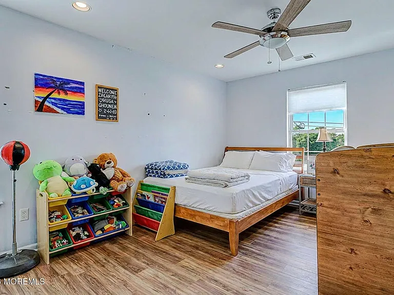 450 Beachway Ave — Photo 25