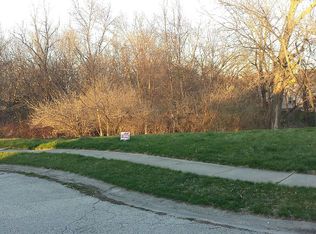 4 Riverwood Dr, Rochester, IL 62563