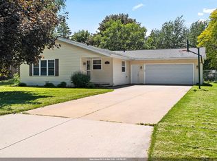 1545 N Blossom Dr, Appleton, WI 54914