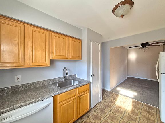 3rd image of 799 Hylan Blvd Floor 2
