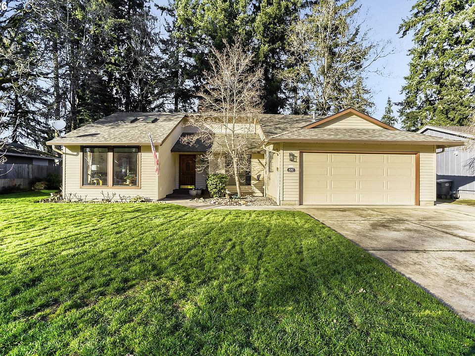 1st image of 4087 SE Spring St