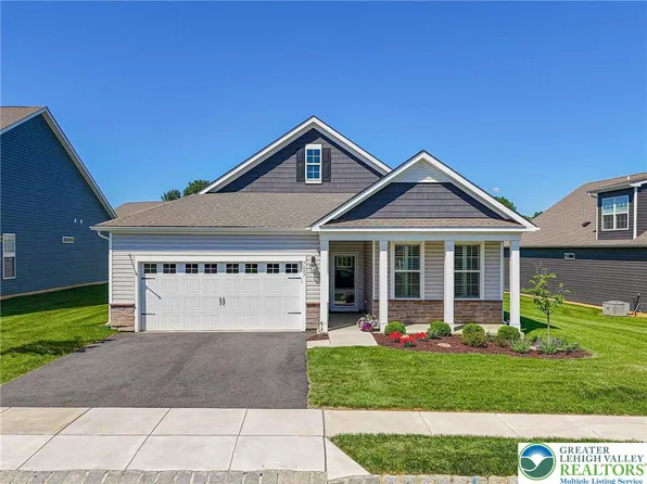 7887 Keystone Dr, Breinigsville, PA 18031