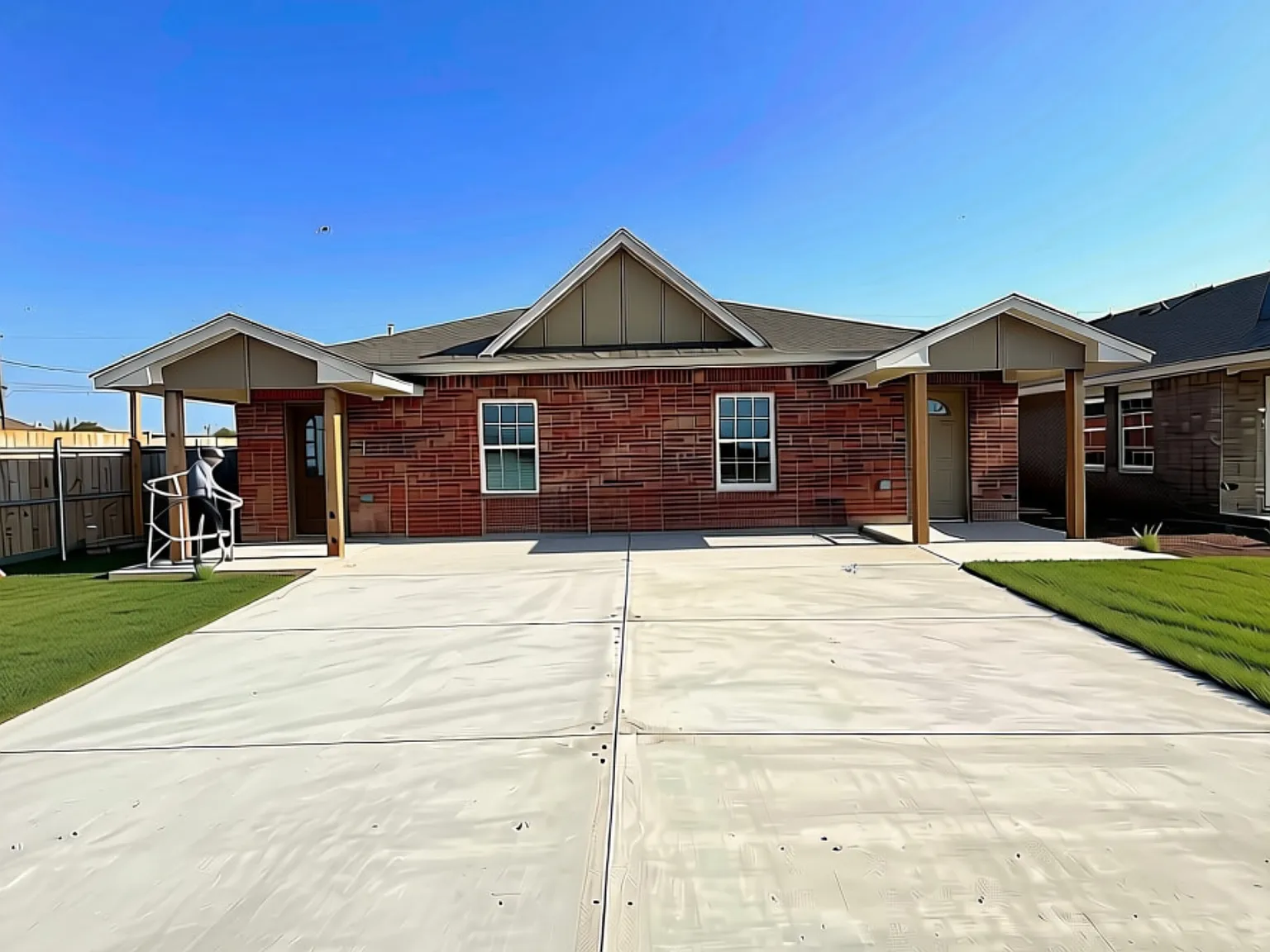 3 bed, 1200 sqft, $1,300 — Photo 1