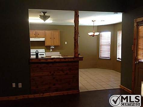 4th image of 303 Fairfield Ln