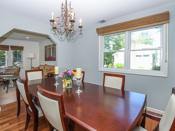 4th image of 2265 Edward Ln