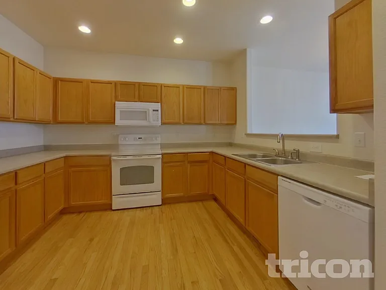 6245 Sierra Grande Point — Photo 4