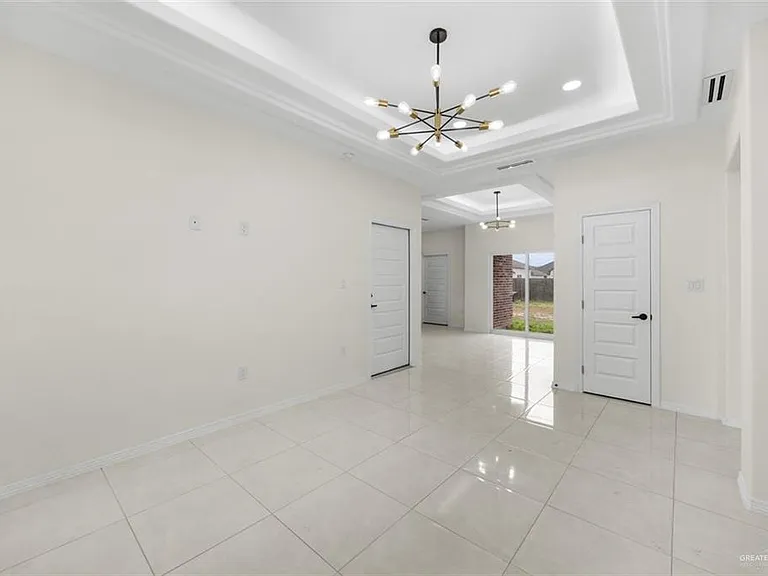 2304 San Pascual St — Photo 2