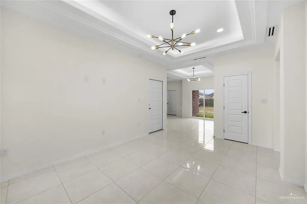 Building Photo - 2304 San Pascual St