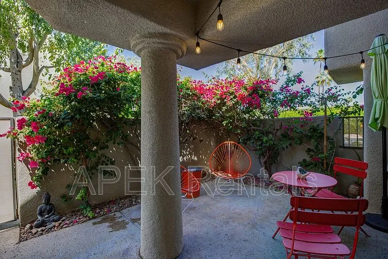 Building Photo - 353 N Hermosa Dr #10A1