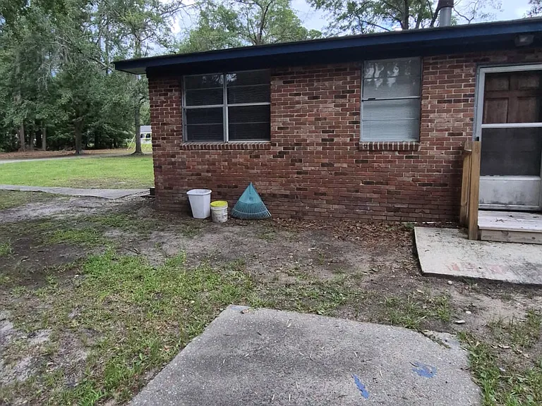 111 Becky St — Photo 24