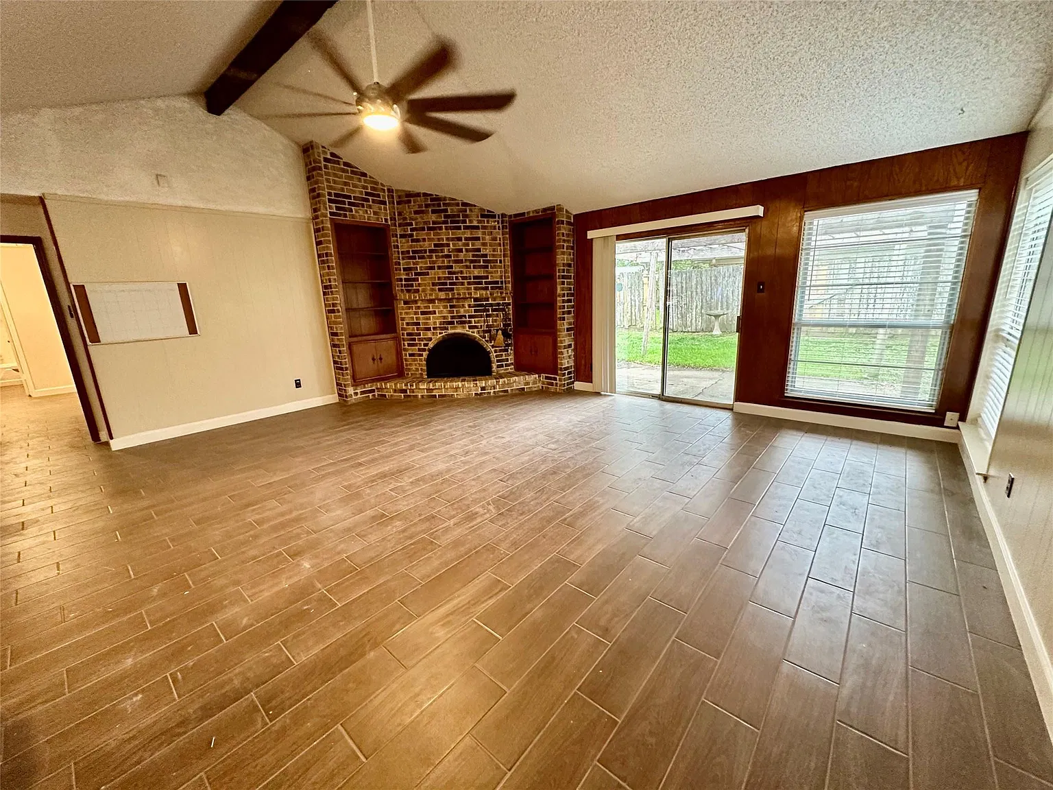 4 bed, 2.0 bath, 1480 sqft, $2,000 — Photo 3