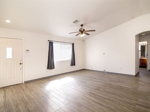5th image of 2702 S Pinedale Ave