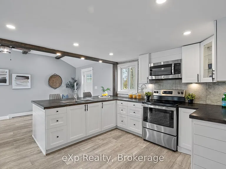 236 Sydenham St — Photo 12