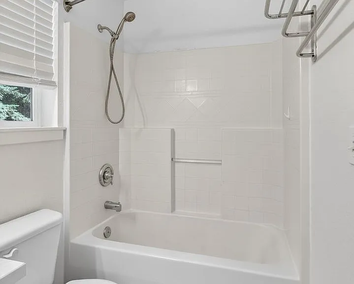 1574 SE Nylace Ln — Photo 35