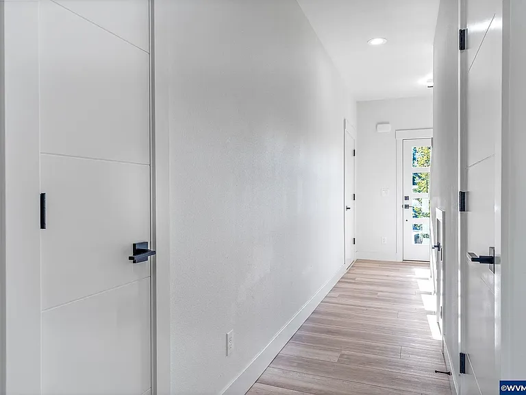 4827 Elvira St N — Photo 29