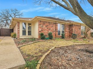 1433 Hampton Rd, Grapevine, TX 76051