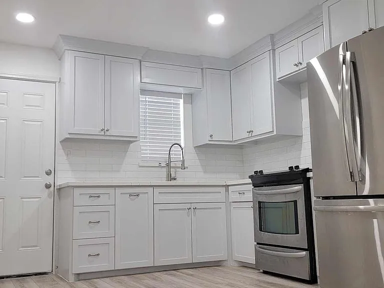7409 Valeda Dr — Photo 6