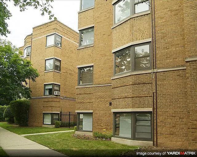 7347-65 N. Sheridan Rd — Photo 1