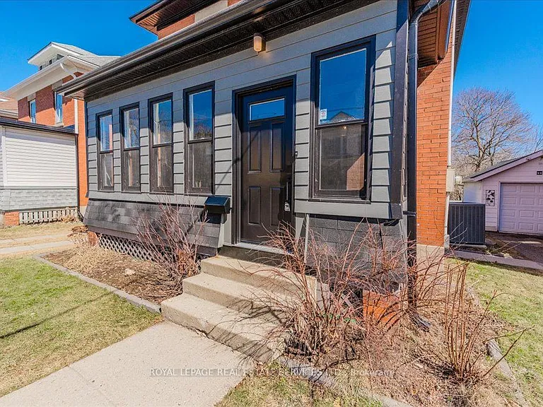 97 Glenmorris St — Photo 3