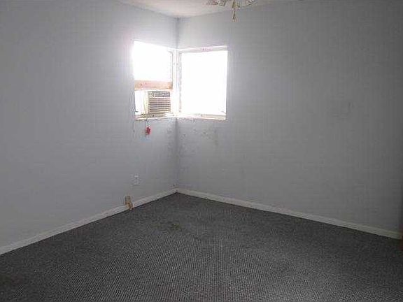 5th image of 5300 NE 1st Ter