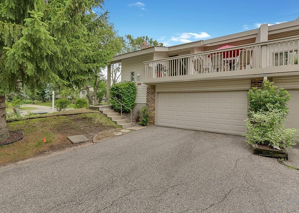 1st image of 9725 Dorset Ln