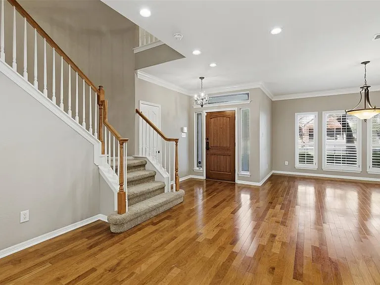 5813 Miramonte Dr — Photo 2