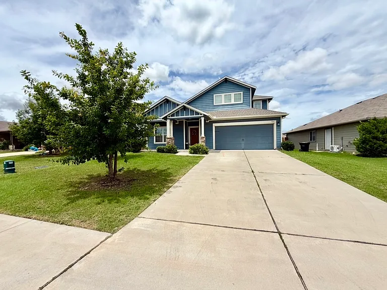 726 Liard River Rd — Photo 2