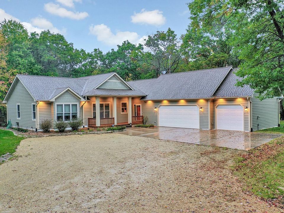1st image of 263 Deerwood Ct