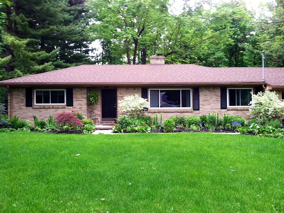 1st image of 1542 Forest Hills Dr