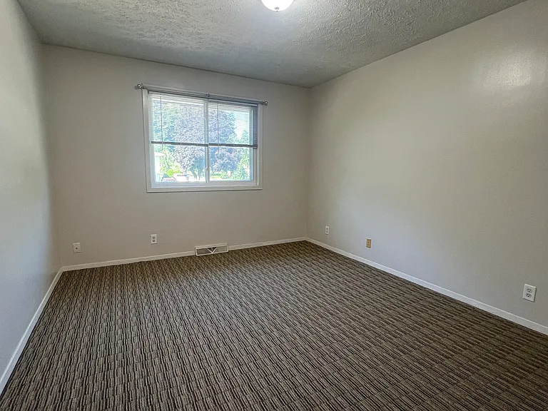 5051 & 5055 Marshall Dr — Photo 6