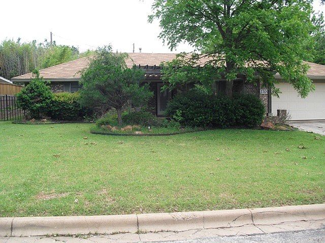 1st image of 1702 Highland Dr