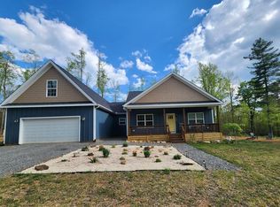 587 Seven Springs Pkwy, Fancy Gap, VA 24328